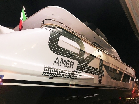 Экологичная и легкая яхта Amer 94