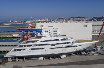 Суперяхта M/Y 135 79m от CRN