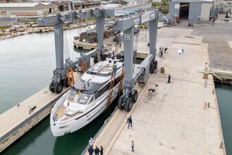 Extra Yachts спустила на воду первый корпус модели X99 Fast