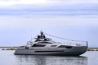 Ferretti Group спустила на воду третий корпус в линейке Pershing 140