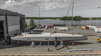Baltic Yachts готовится спустить на воду особенную 34-метровую парусную суперяхту