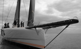 Baltic Yachts начала тестировать инновационную суперяхту Raven на воде