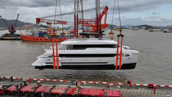 SilverYachts спустила на воду катамаран Reduce