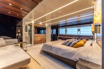 AES Yacht показала интерьеры новой 35-метровой суперяхты