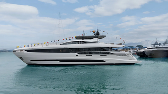 11-я яхта Mangusta GranSport 33 спущена на воду