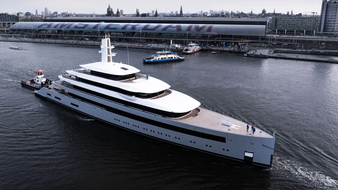 Feadship готовится тестировать суперяхту Moonrise на воде