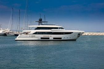 Ferretti Yachts 850 покоряет Азию