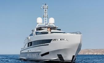 Суперяхта Book Ends доставлена владельцу верфью Heesen