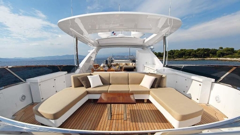 Суперяхта BS010 от Benetti продана