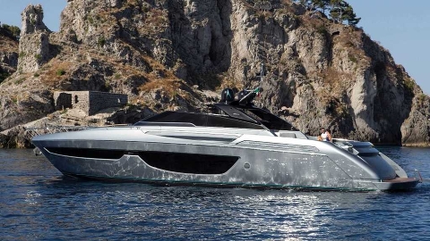 FLIBS 2017: американские премьеры Ferretti