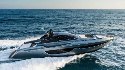 FLIBS 2017: американские премьеры Ferretti