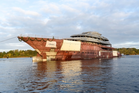 Технический спуск мега-яхты Fiji от Lürssen
