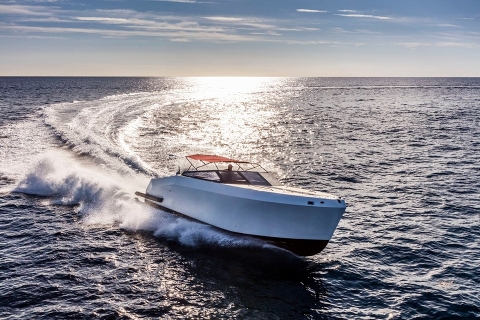 BOOT 2018: премьера Mazu 38 Open White Pearl