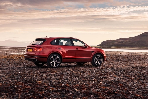 Bentayga V8: изысканность и спортивный характер