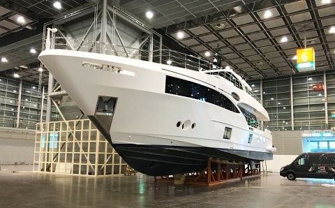 Boot 2018: премьера Majesty 100