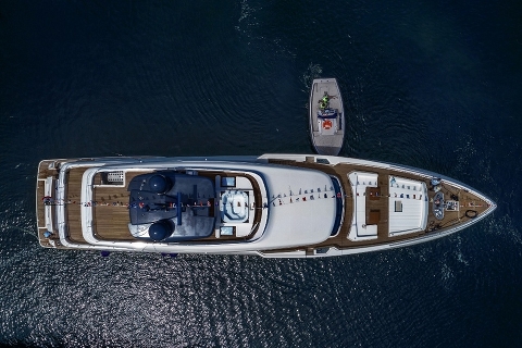 Custom Line Navetta 37 спущена на воду