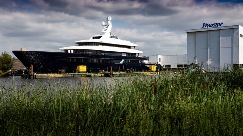 Суперяхта Lonian от Feadship готовится к спуску на воду