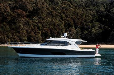 Riviera на Adelaide On Water Boat Show