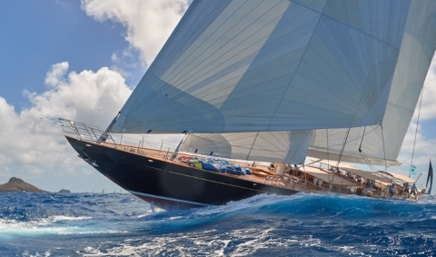 Royal Huisman Huisfit: горячий сезон рефита