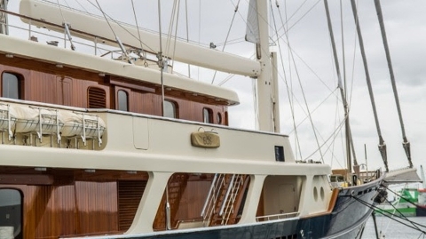 Royal Huisman Huisfit: горячий сезон рефита