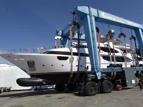 Equus от Benetti спущена на воду