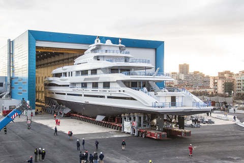 Benetti спустила на воду флагманскую гигаяхту FB277