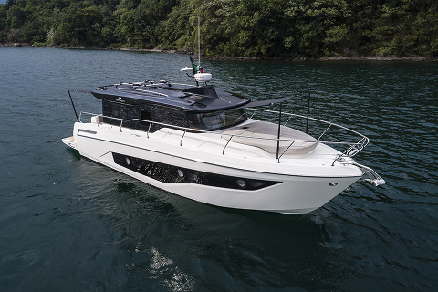 Cranchi T36 Crossover: моторная лодка 2019 года