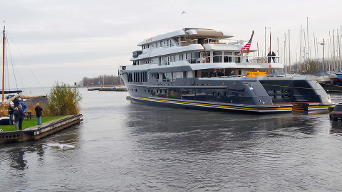 Суперъяхта Scout от Hakvoort Shipyard