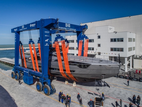 Новый флагман - глиссирующая суперяхта Pershing 140