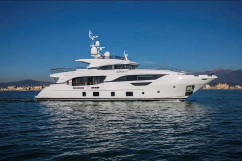 Моторные яхты: M/Y Good Day и M/Y Eurus от Benetti