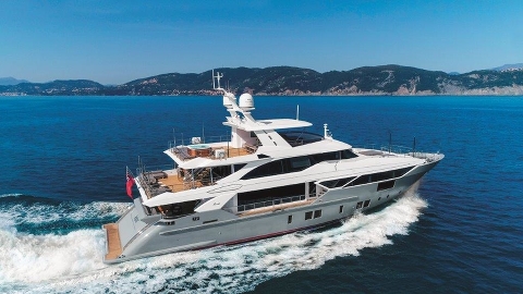 Суперяхта Benetti Elaldrea в Новом Свете