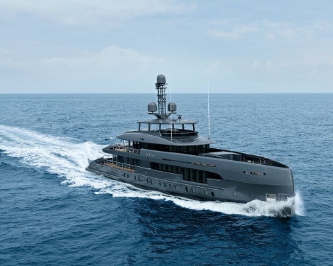 Heesen сдал суперяхту ERICA