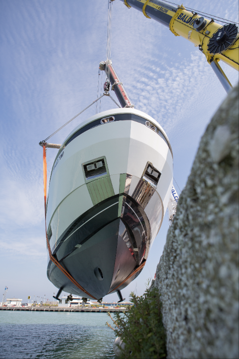 Первая моторная яхта EXTRA 93 спущена на воду 21 августа 2019 года