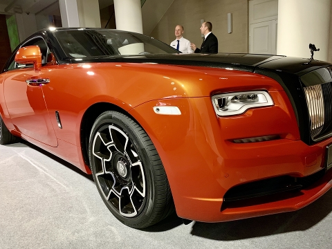 Rolls-Royce Wraith Black Badge эксклюзивная серия “Black and Bright”