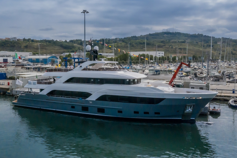 Cantiere delle Marche сбросила на воду ACCIAIO 123