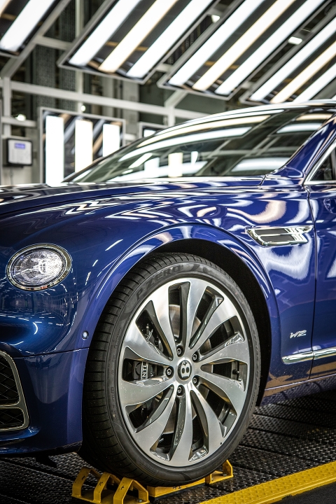 Bentley Flying Spur – роскошный седан класса Gran Turismo