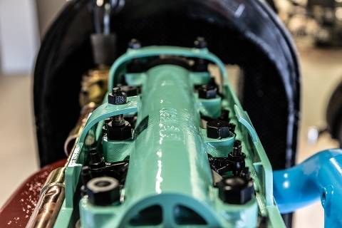 Bentley Motors отреставрировали исторический двигатель № 212