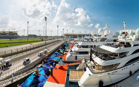 Yas Marina готовится к гонке Formula 1 - ETIHAD AIRWAYS ABU DHABI GRAND PRIX