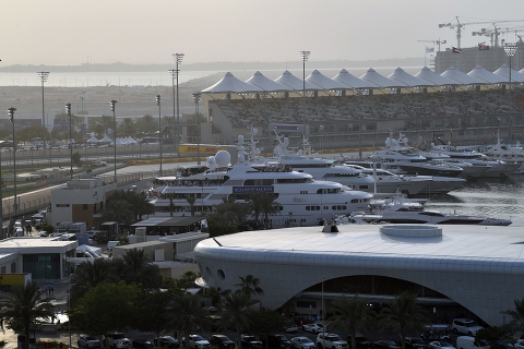 Yas Marina готовится к гонке Formula 1 - ETIHAD AIRWAYS ABU DHABI GRAND PRIX