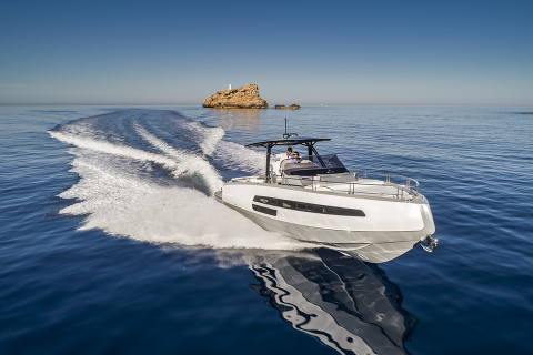 Invictus Yacht, дебютирующая на 2020 Miami Yacht Show, представит две новых модели – GT 370 и GT 280S