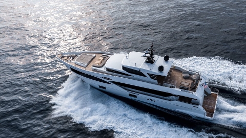 Компания Drettmann Yachts продает еще одну яхту Majesty 100