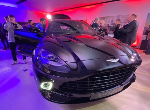 Aston Martin DBX презентован в России