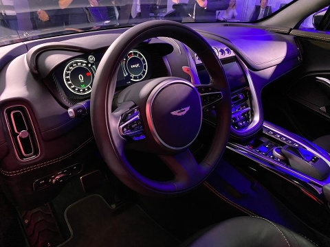 Aston Martin DBX презентован в России