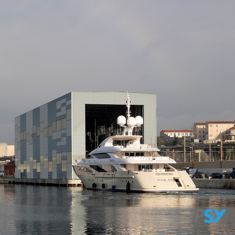 Суперяхта KOLAHA на рефите в Palumbo Superyachts Marseille