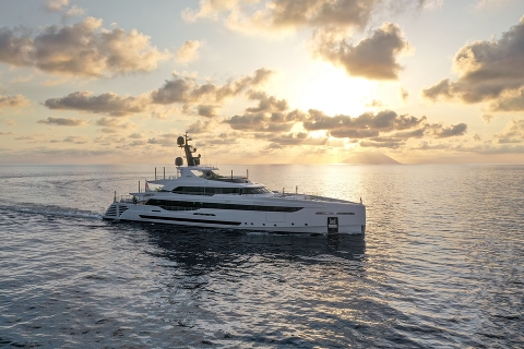 Rossinavi доставляет 50 метровую M/Y LEL