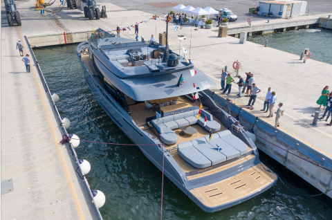 EXTRA 86 от EXTRA Yachts спущена на воду