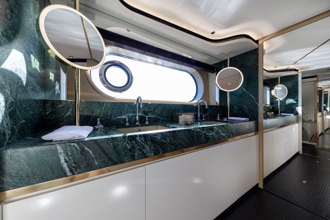 AZIMUT YACHTS организовывает частное яхт-шоу, соблюдая все меры безопасности