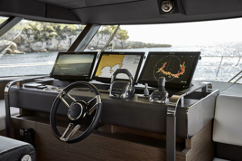 Raymarine на рулевом посту в инновационных лодках от: Princess, PRESTIGE и Spirit Yachts