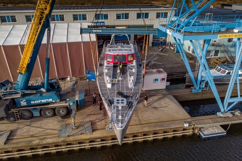 Новая парусная яхта Pelagic 77 «Vinson of Antarctica» спущена на воду на KM Yachtbuilders