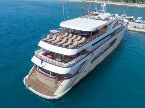 M/Y QUEEN ELEGANZA